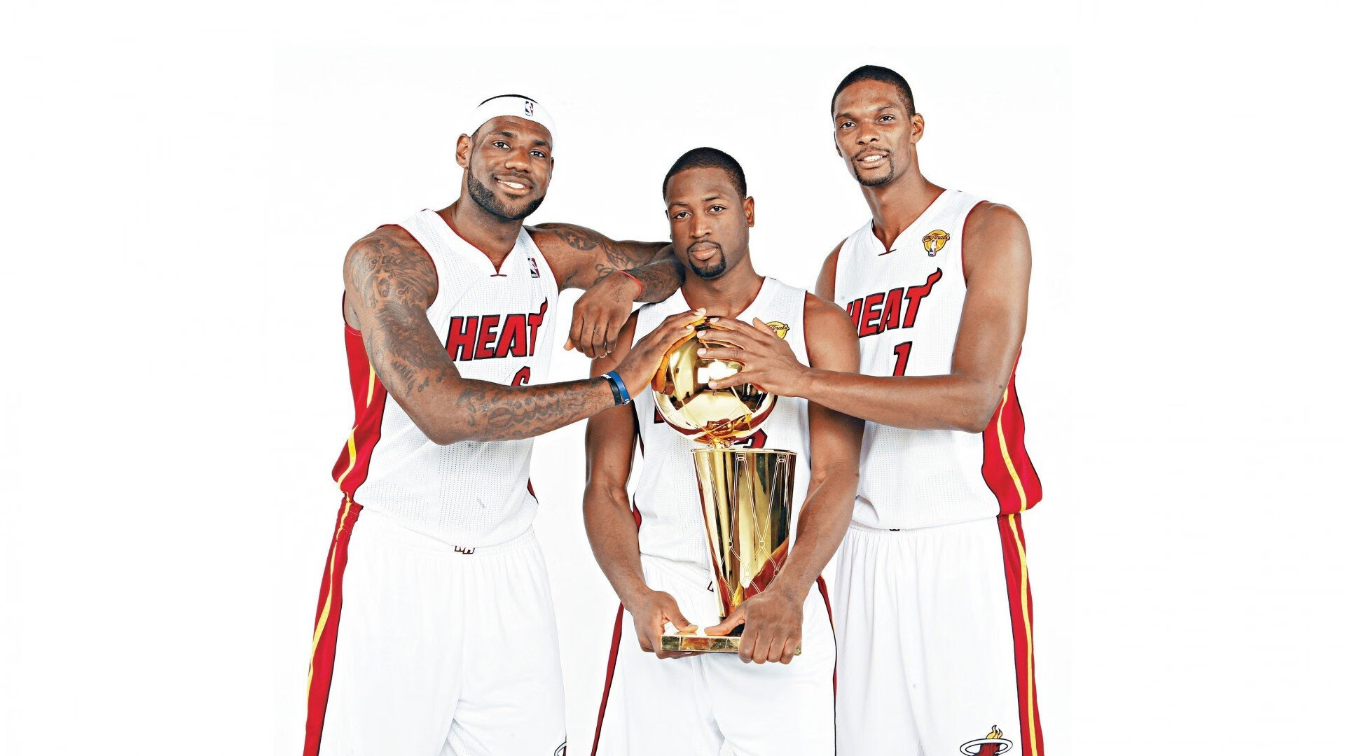 九游娱乐官方-勇士举办“球员亲子日”，加强家庭支持文化，勇士队全家福高清照