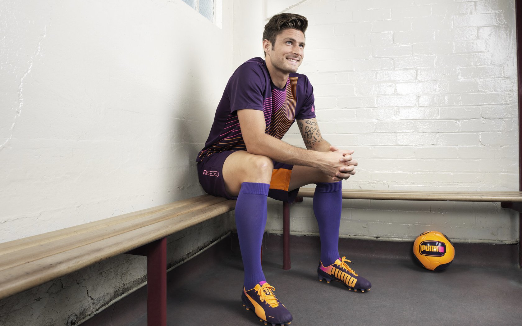 九游官网下载电脑版-转折点：一场比赛中的战术调整如何改变结果？，球赛战术